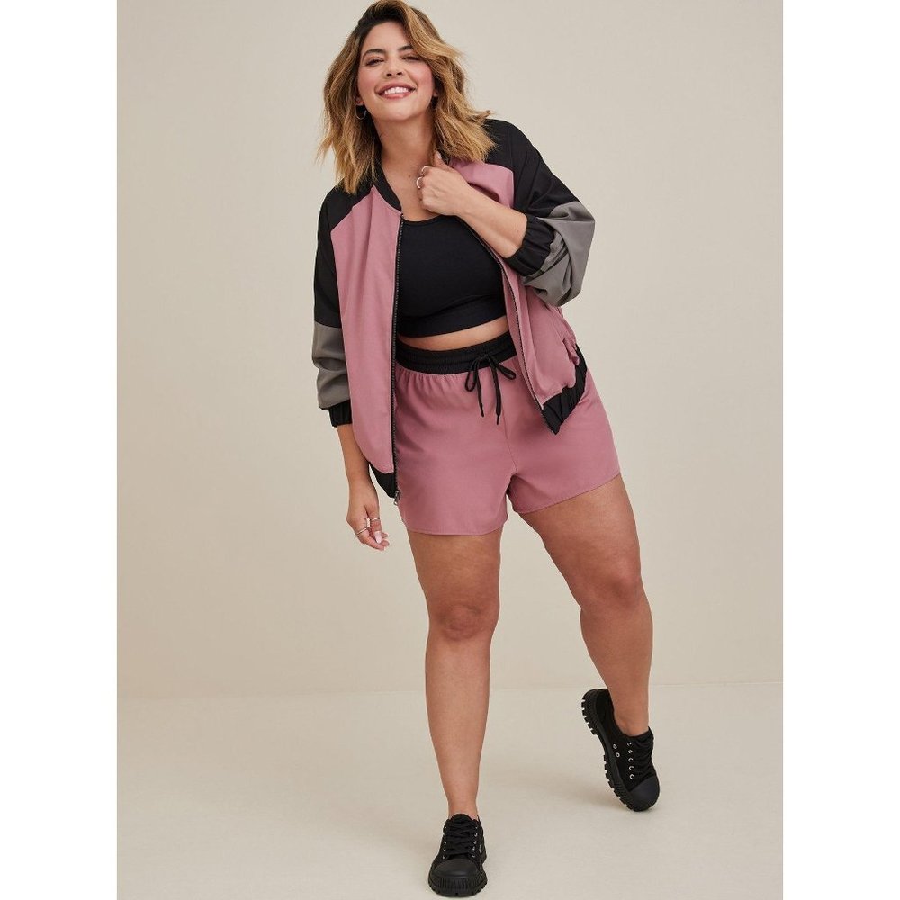 Torrid NWT LoveSick Color Block Bomber Stretch Woven Mauve Wash size 30/6X - Picture 8 of 9